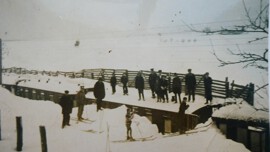 Zavátý vlak pod Větrákem (v pravém rohu je dům mlynáře a část mlýna)